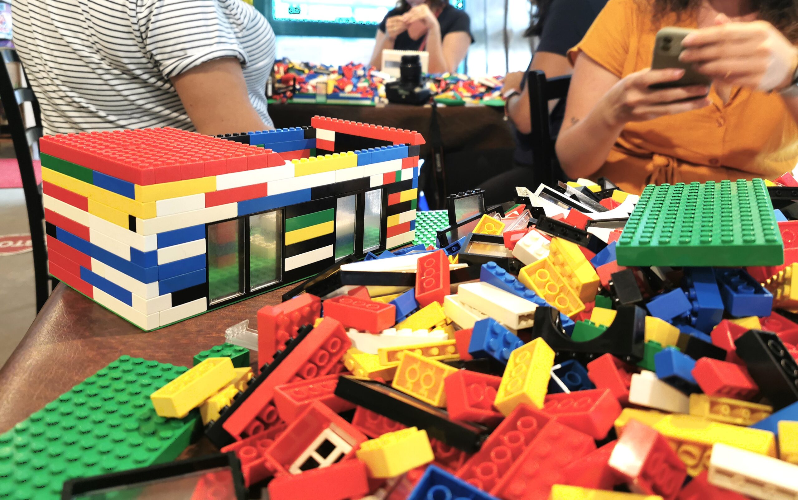 salle de jeux lego au palais de la maquette à valras