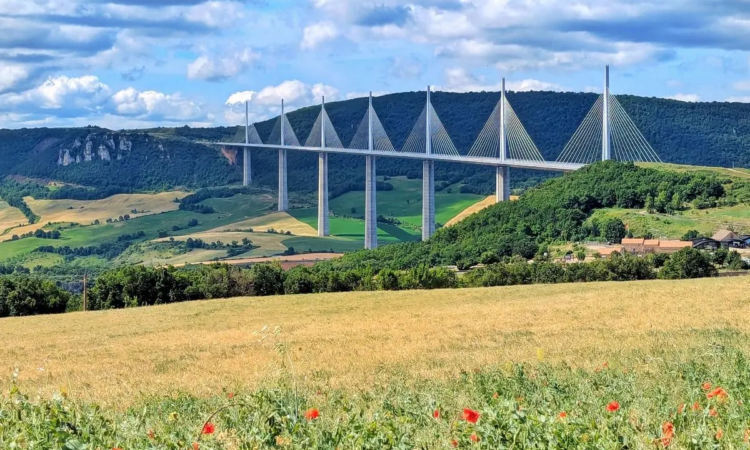Aire du viaduc de Millau, 5 bonnes raisons de s&rsquo;y arrêter !
