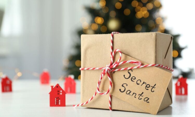 Secret Santa, comment l’organiser, où trouver les cadeaux ?