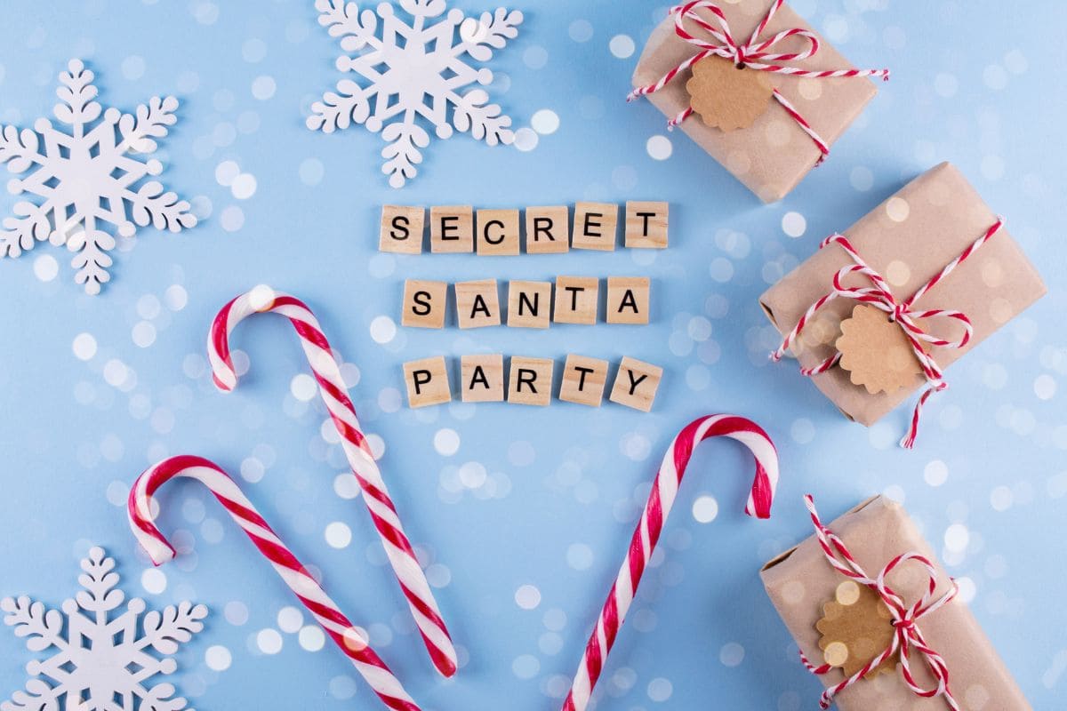 Secret Santa, comment l'organiser, où trouver les cadeaux ? soiree secret santa