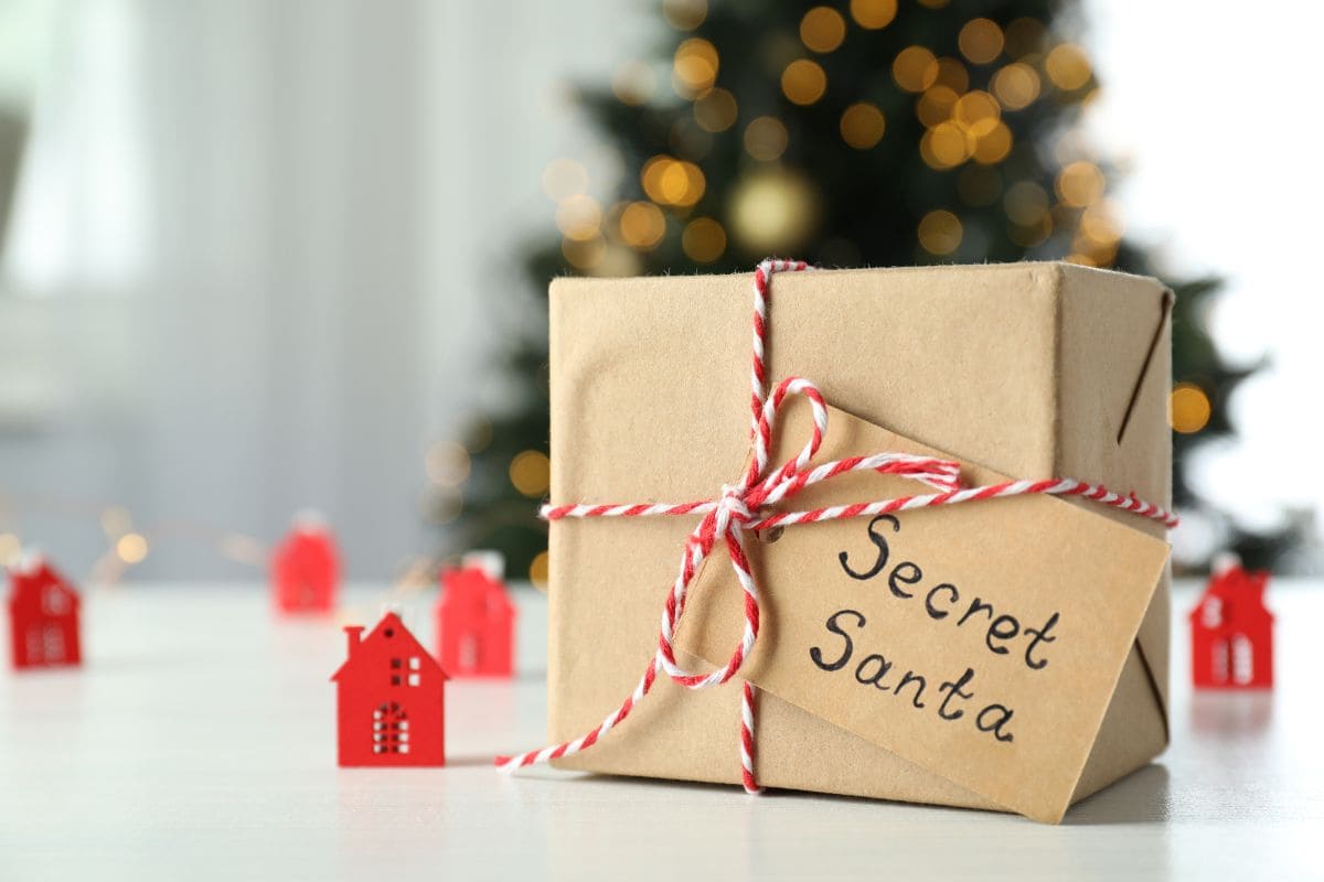 Secret Santa, comment l'organiser, où trouver les cadeaux ? secret santa