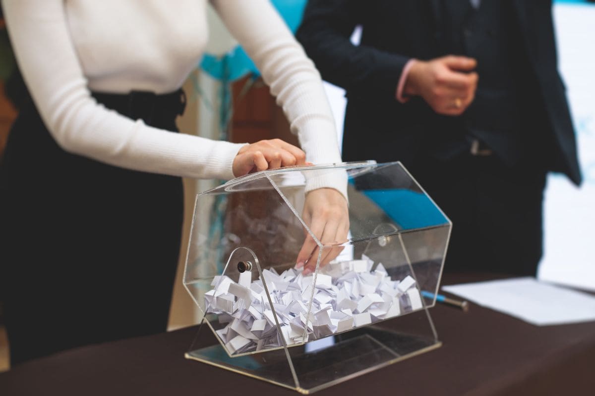 Secret Santa, comment l'organiser, où trouver les cadeaux ? tirage au sort secret santa