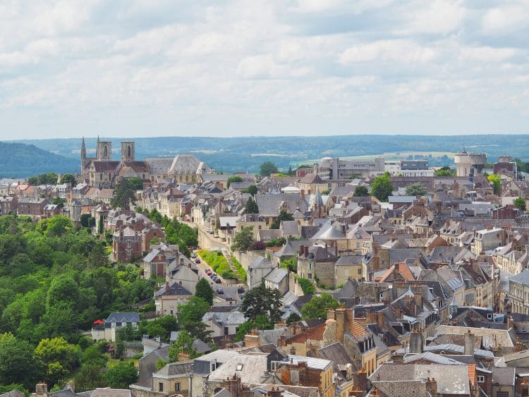 Week-end à vélo sur la voie verte de l'Ailette ville de laon dans l aisne