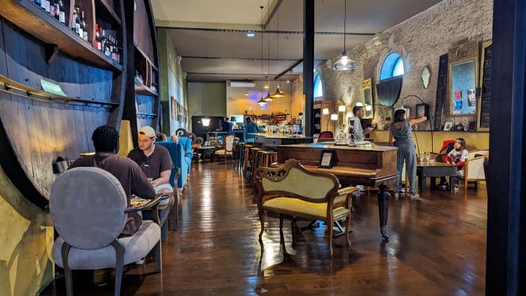 Un beau week-end autour du Canal du Midi et du Saint-Chinian bar a vins le pied de la lune