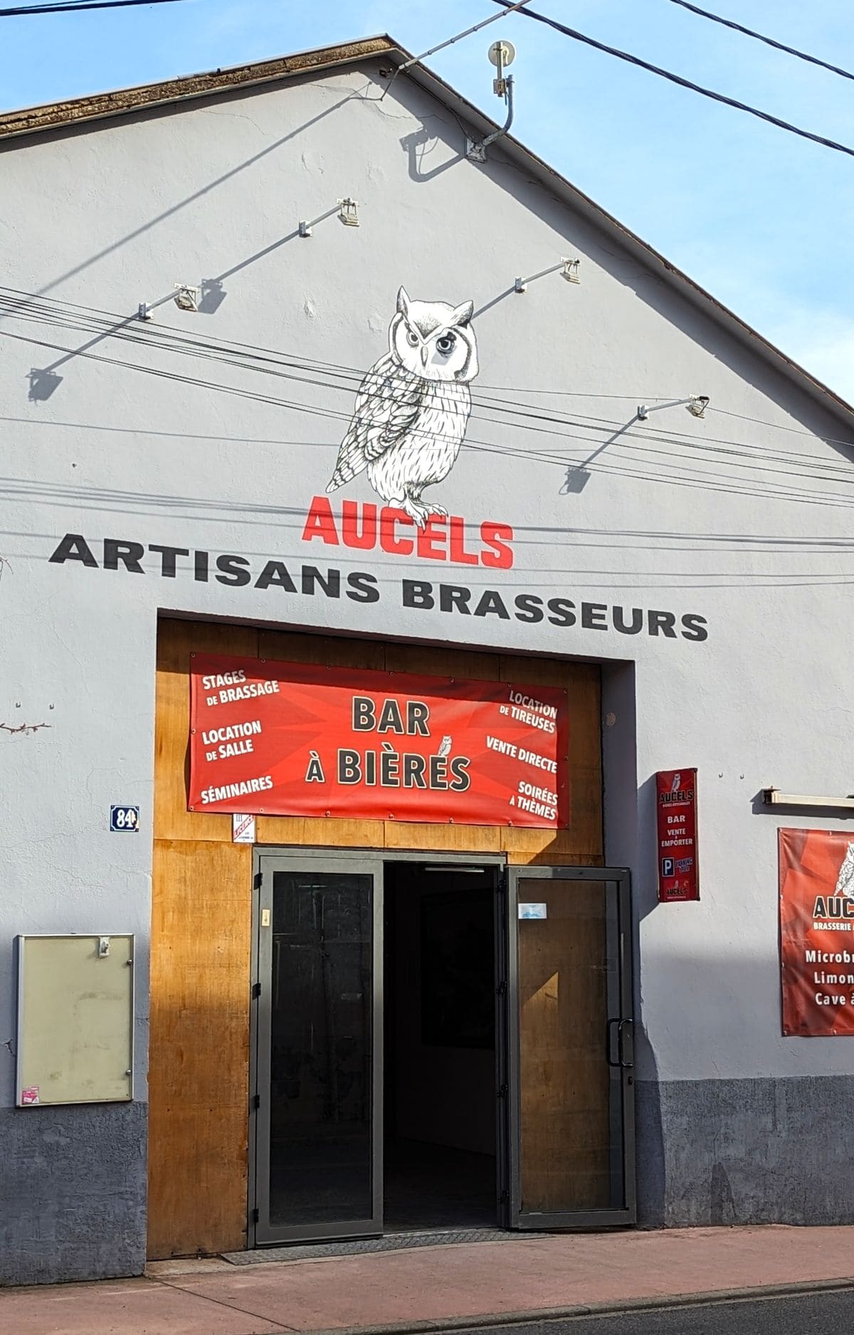 Week-end à vélo le long de la Passa Païs en Occitanie ! entree brasserie des aucels bedarieux
