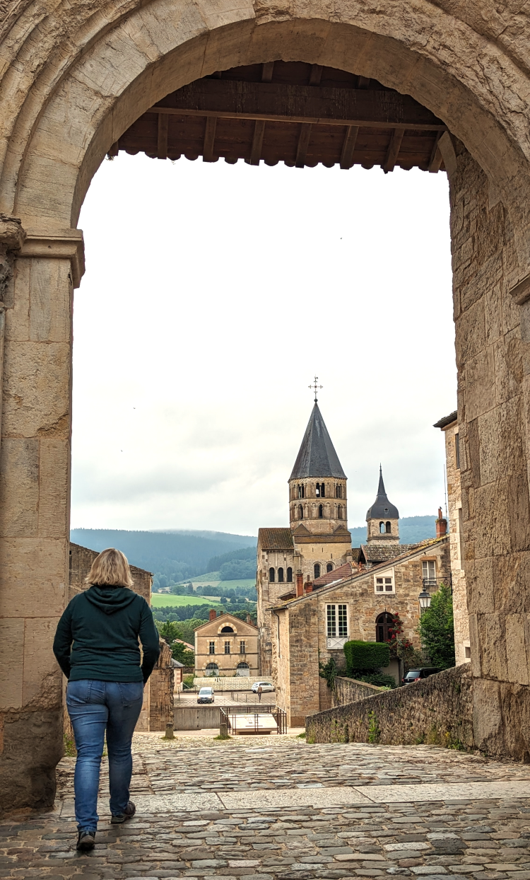 abbaye-cluny-vue-depuis-musee-750