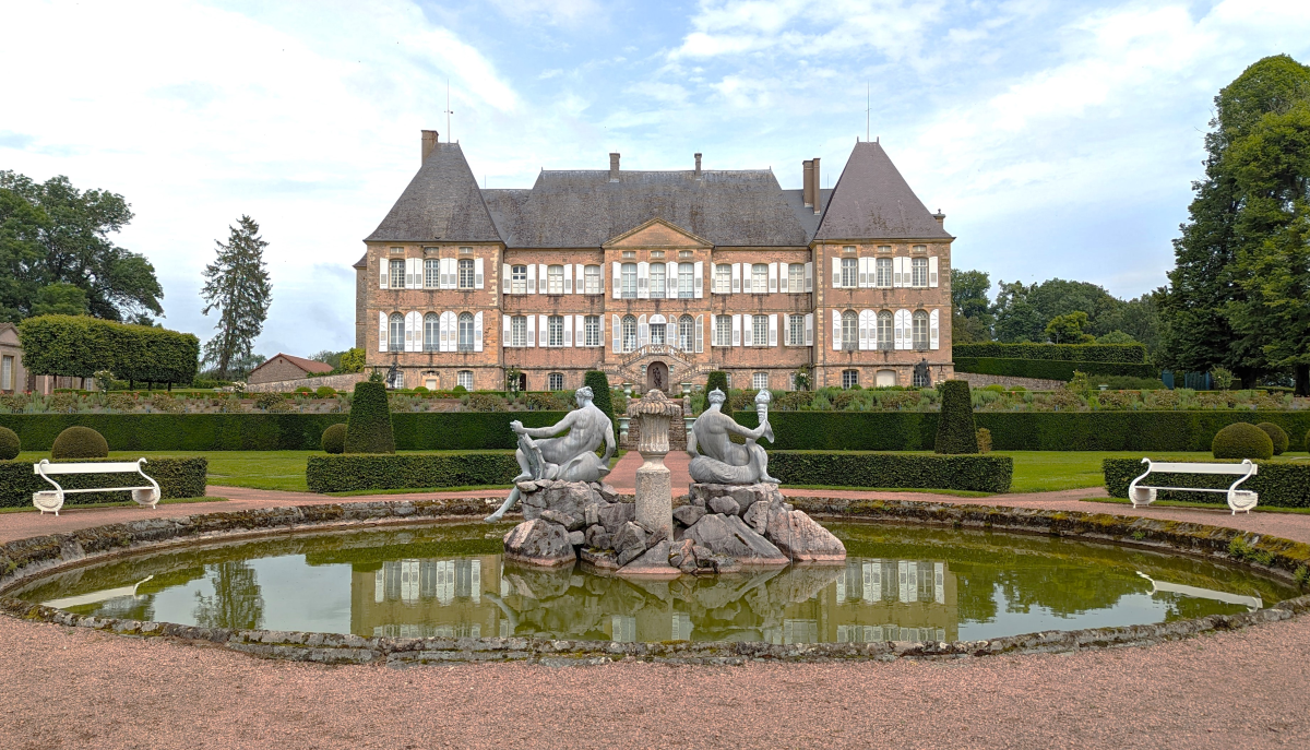 chateau-de-dree-curbigny-vue-depuis-les-jardins