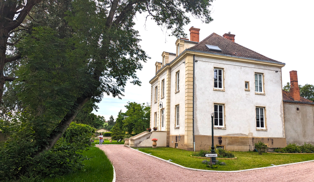 clos-marie-iguerande-accueil-velos