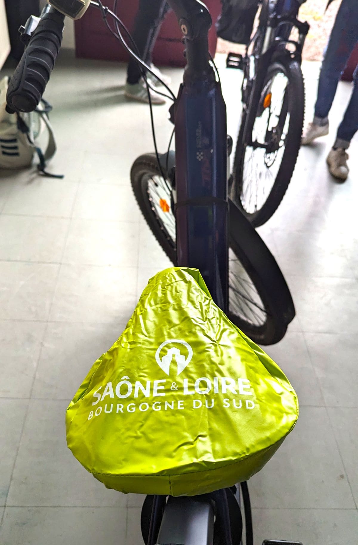 Explorez la Bourgogne du Sud en suivant la CycloRoute71 ! equipement velo sur la cycloroute71