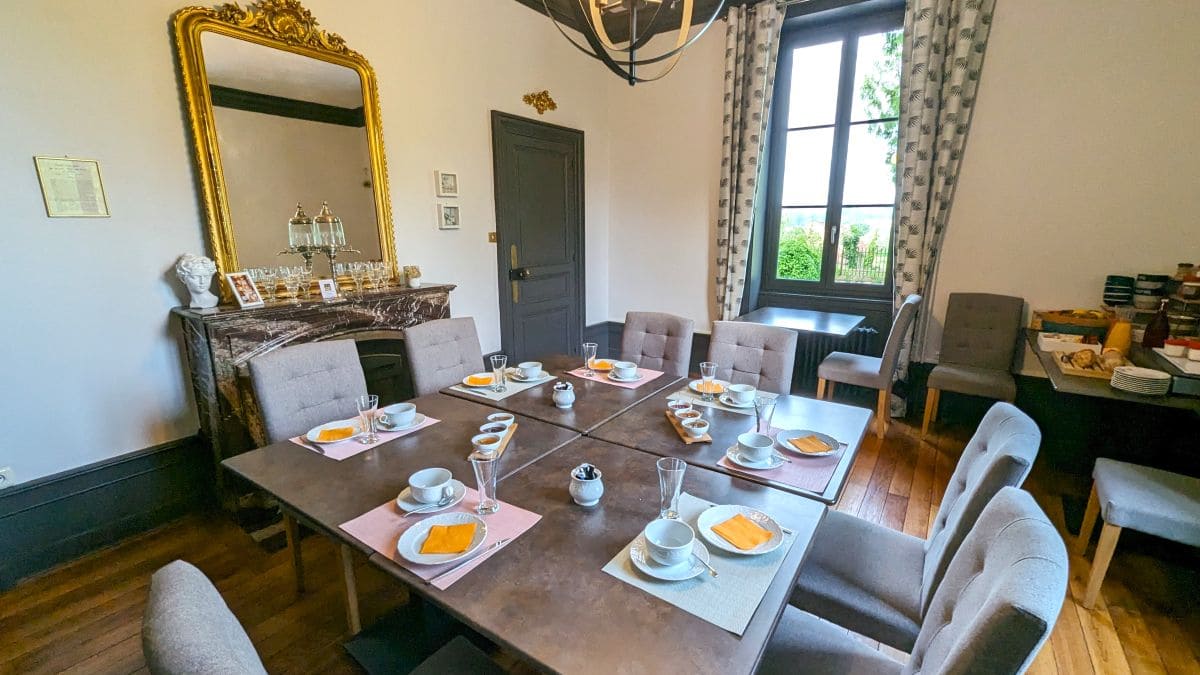 Explorez la Bourgogne du Sud en suivant la CycloRoute71 ! petit dejeuner chambre d hote clos marie iguerande