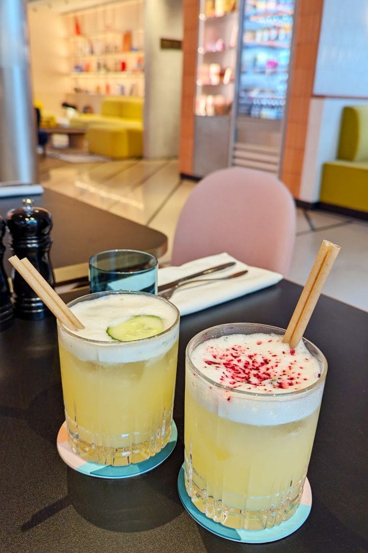Le Tribe Table Clichy : voyage culinaire en Californie ! mocktails et cocktails proposes au bar du restaurant le tribe table clichy