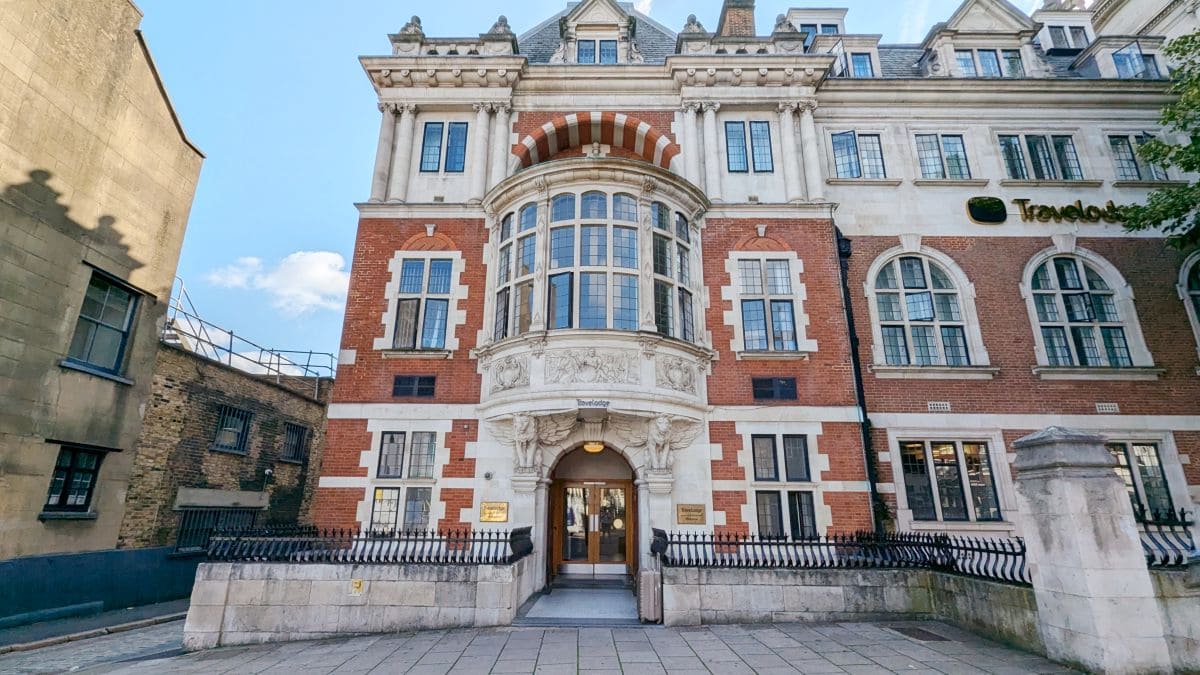 Londres-Paris à vélo : Guide et récommandations pour un voyage mémorable Hotel Travel Lodge London Central Kings Cross