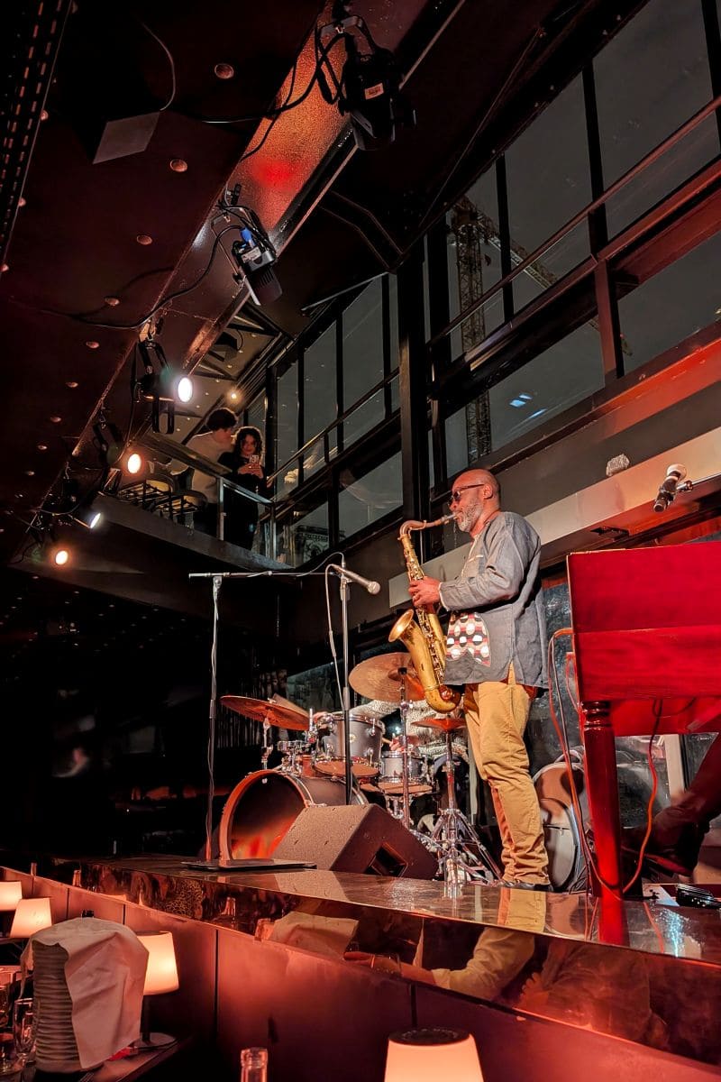Saint-Valentin 2025 : Dîner spectacle jazz envoûtant à 70€ seulement ! concert jazz paris notre dame le son de la terre