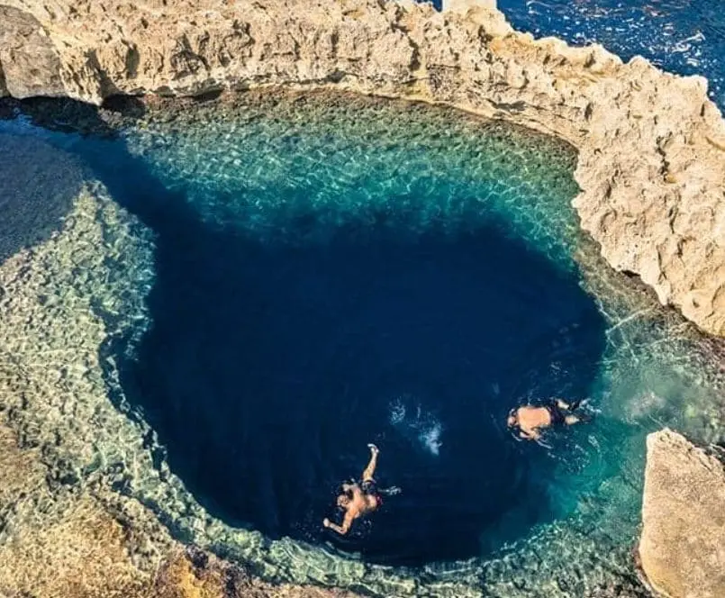 Visiter Gozo : TOP 10 des sites et activités à découvrir blue hole gozo malte