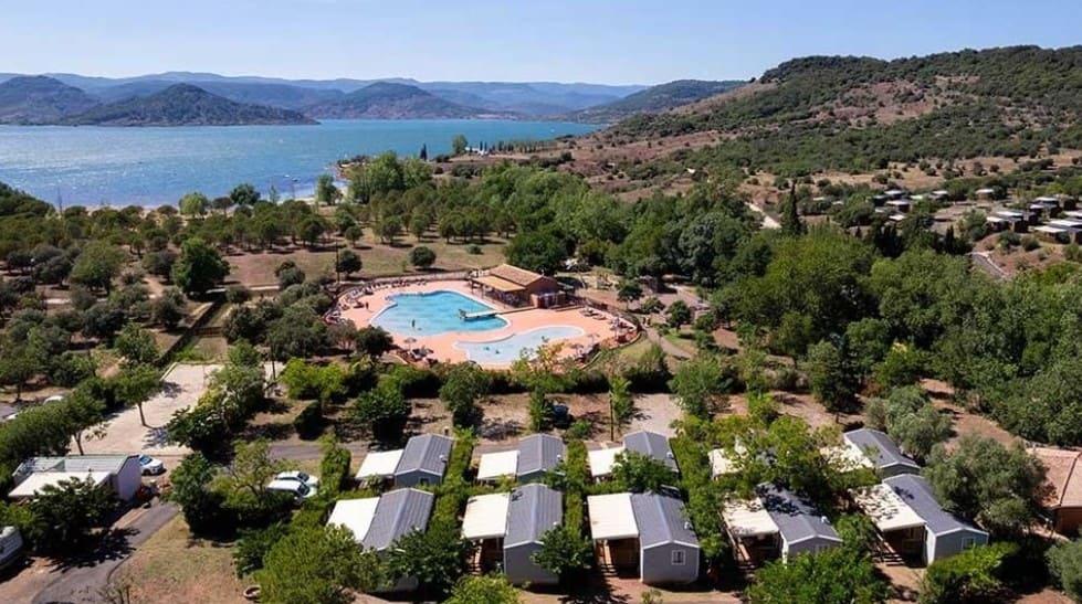 vue camping pas cher lac du salagou