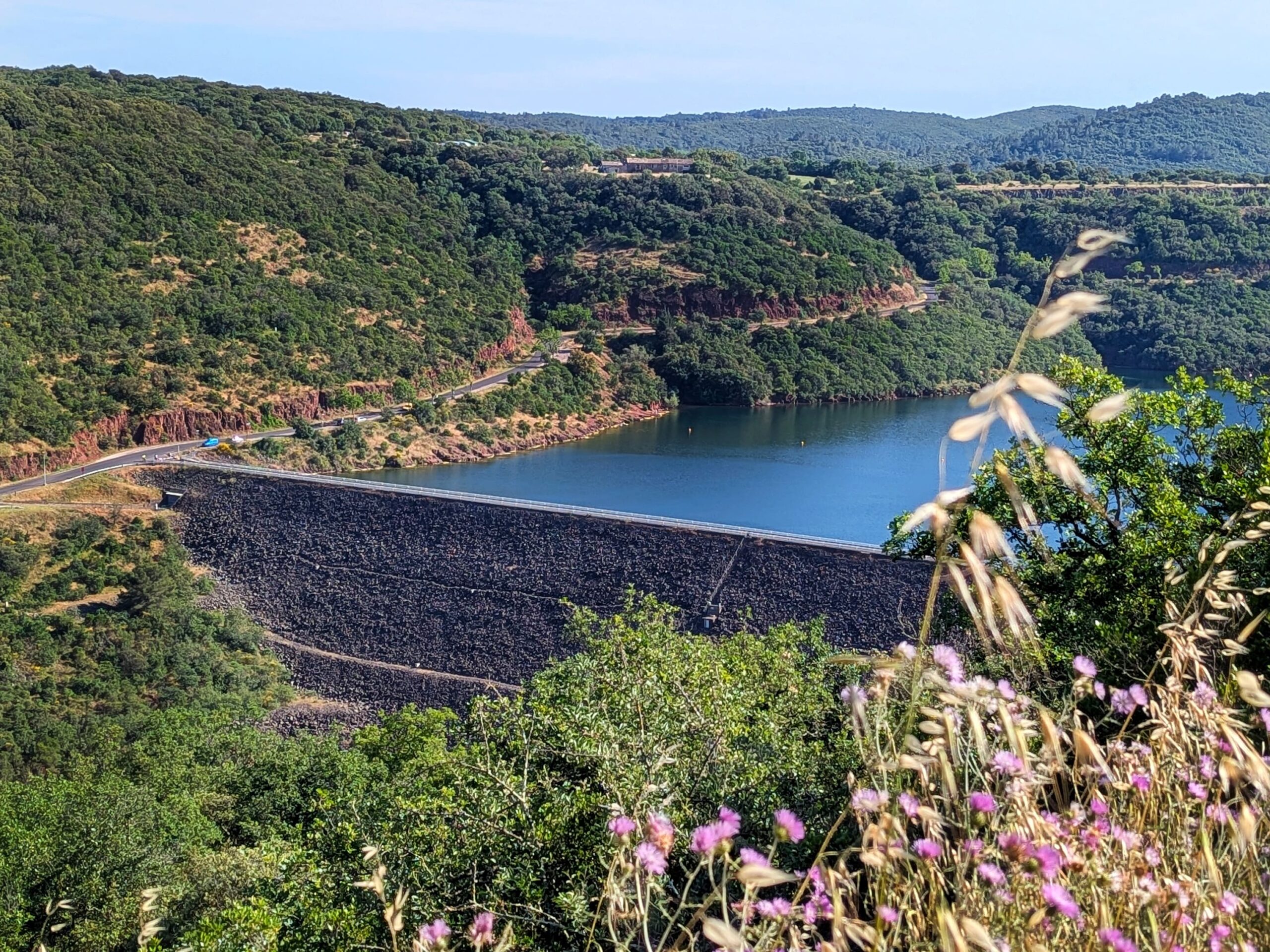 barrage du salagou dans l herault