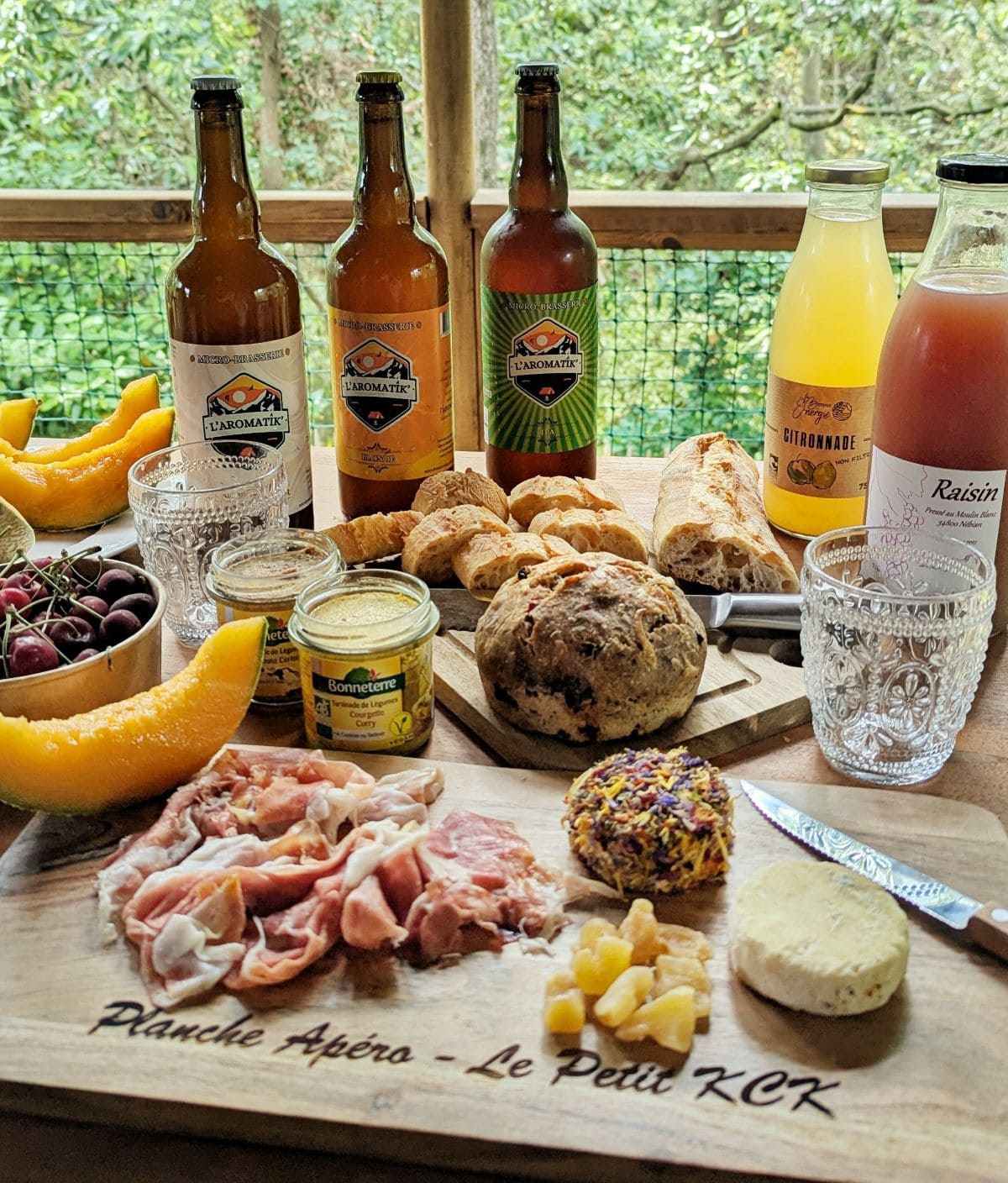 produits composants un pique nique de produits locaux compose chez Marche coeur d herault