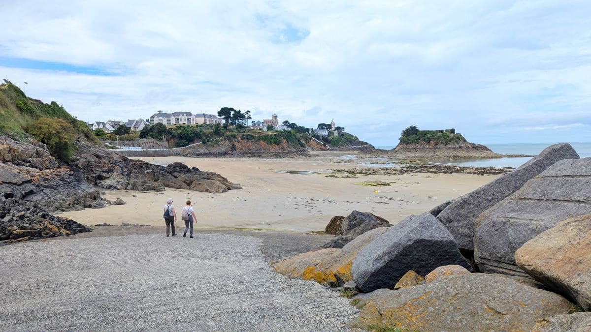 a saint-quay portrieux en bretagne vue sur la plage de la comtesse