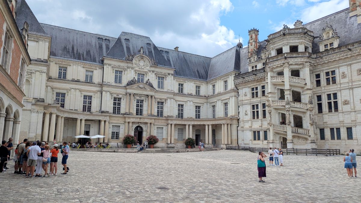 chateau de blois chateaux de la loire region centre val de loire