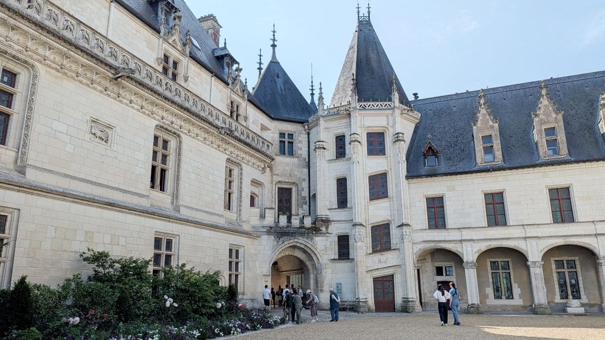 cour interieure du chateau de chaumont-sur-loire