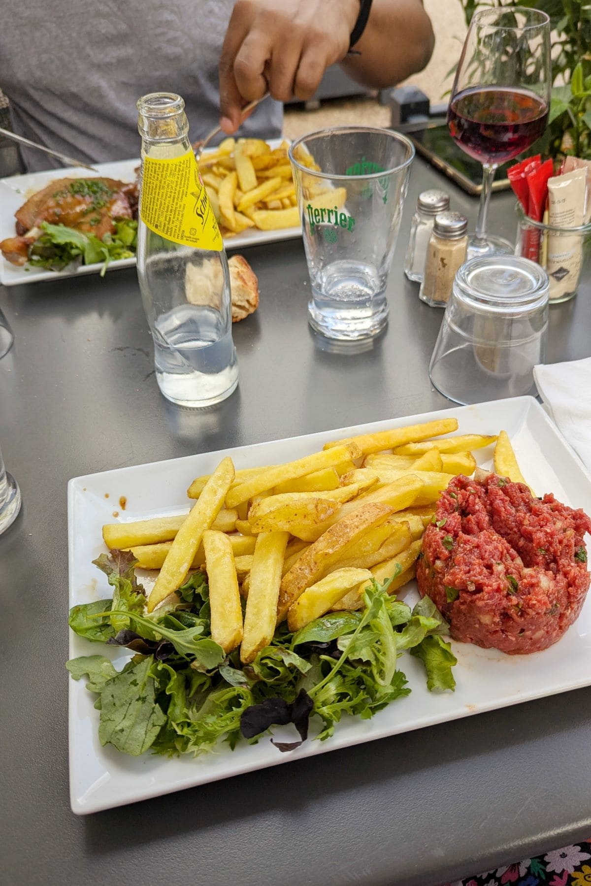 repas servi au restaurant la rotisserie de chambord au chateau de chambord