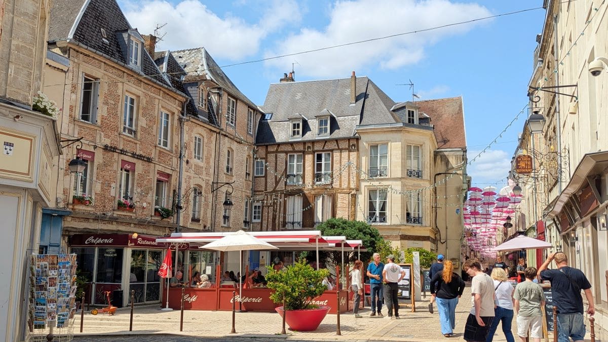ville de laon maisons a colombages place du marche aux herbes