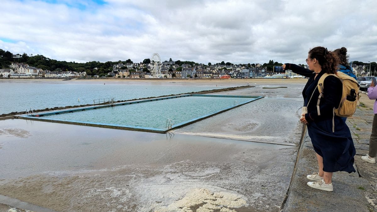 la piscine d eau de mer de binic etables sur mer station balneaire de bretagne