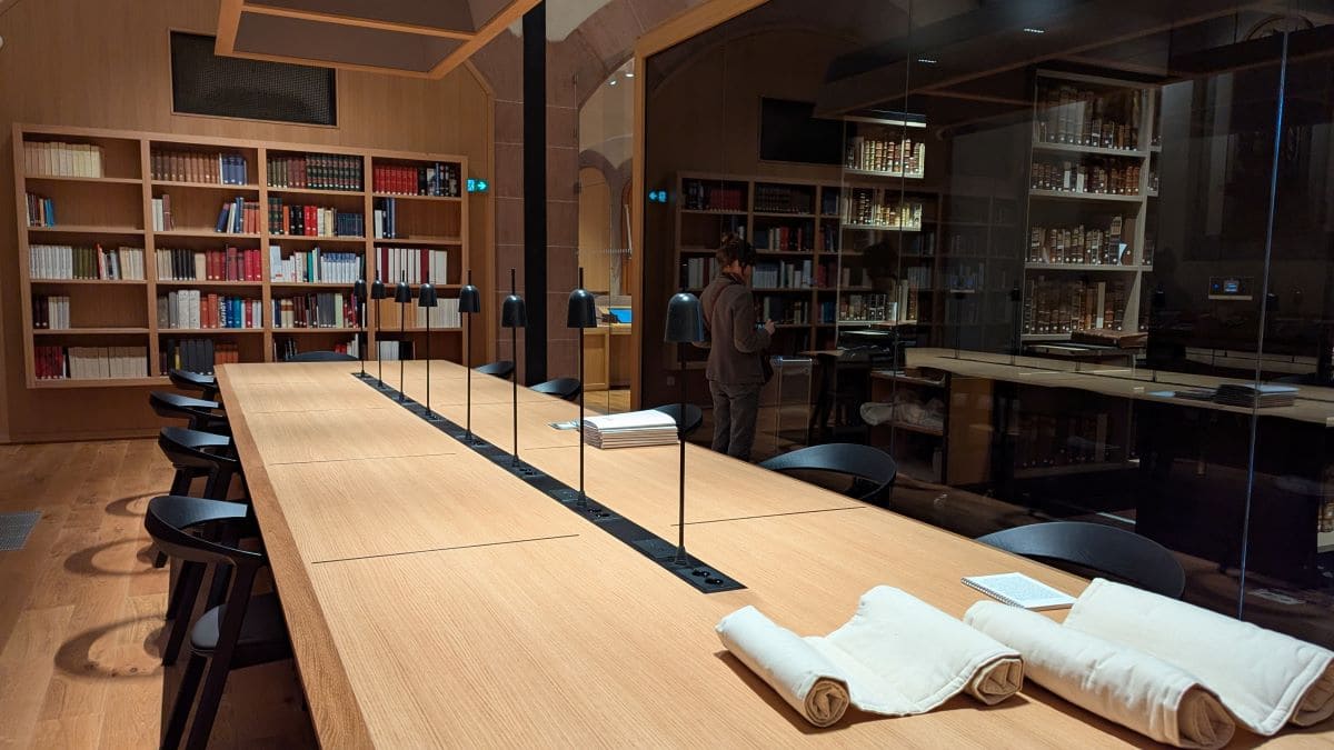 bibliotheque humaniste salle de consultation des livres precieux