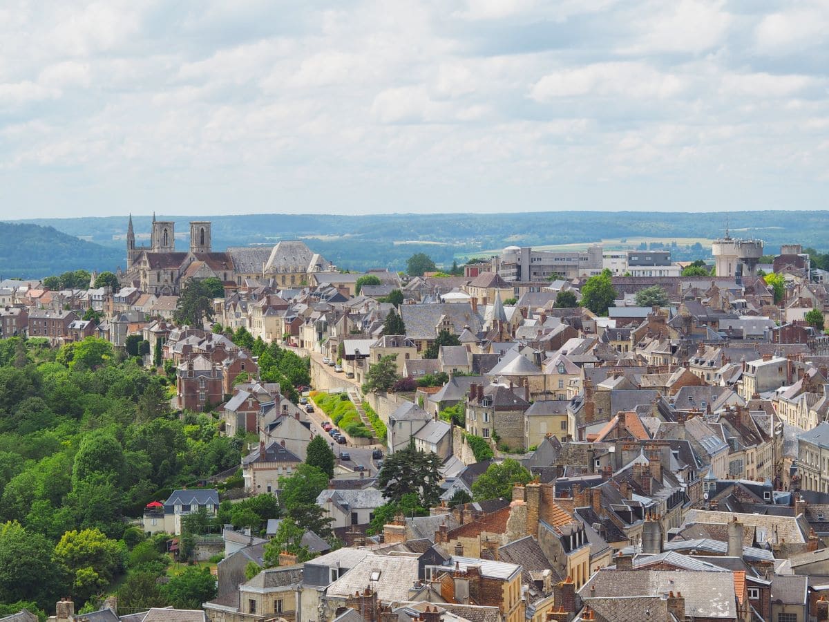 vue de laon depuis les tours de la cathedrale notre date de laon