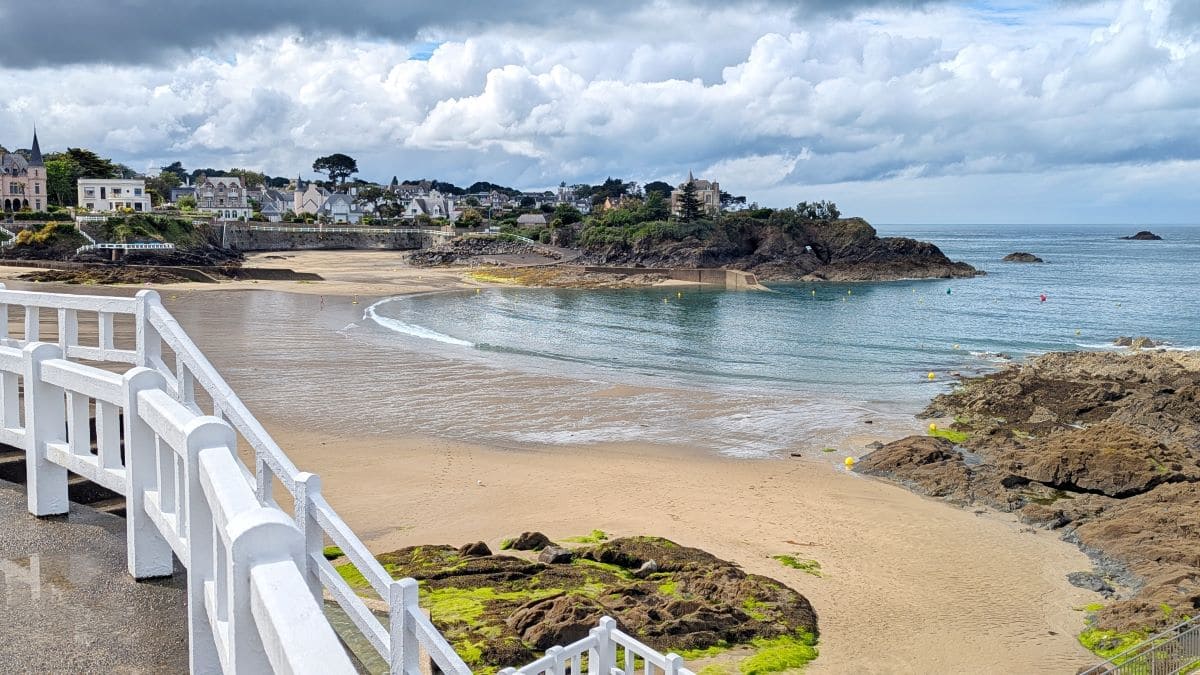 visiter Saint-Quay-Portrieux et sa plage du casino Bretagne