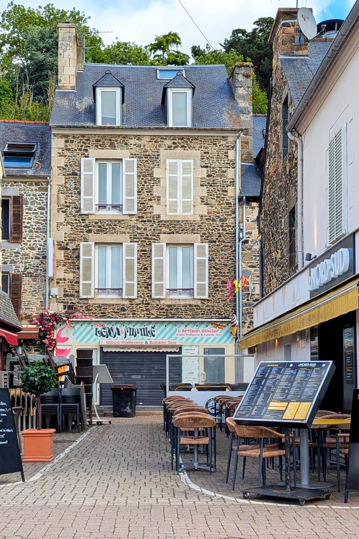 commercant de la rue joffre a binic etables sur mer