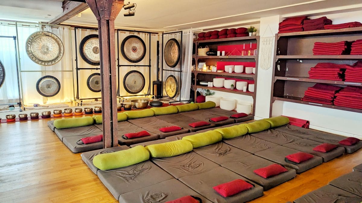 equipements et accessoires de la salle de gong bath zen and sounds a paris