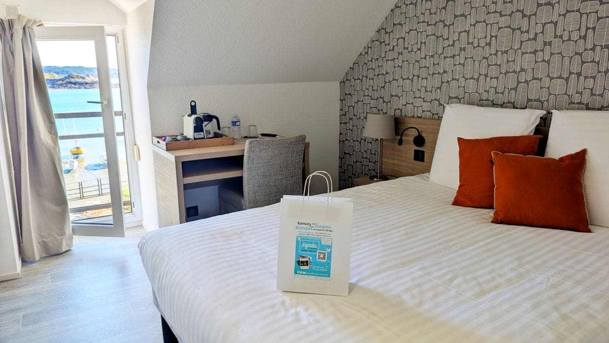 chambre vue mer hotel la table de jeanne erquy