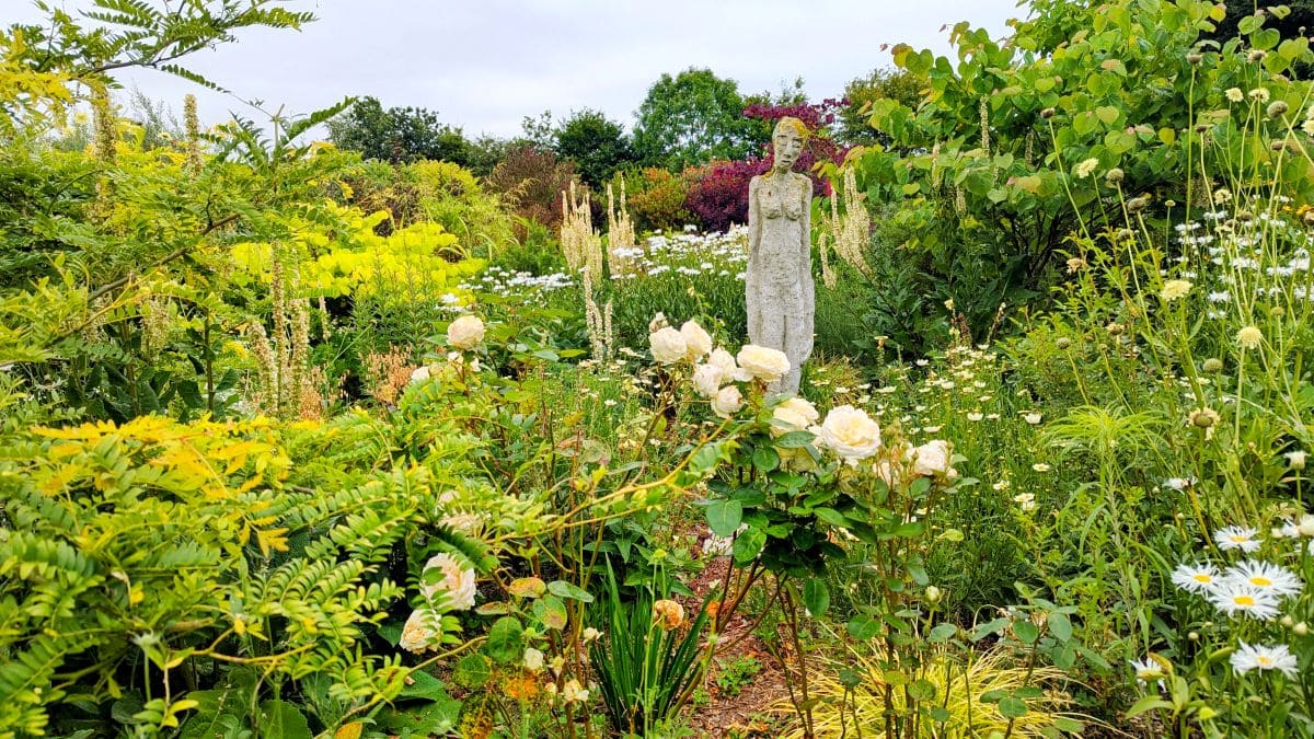 jardin des osmanthes a la bouillie pres d erquy