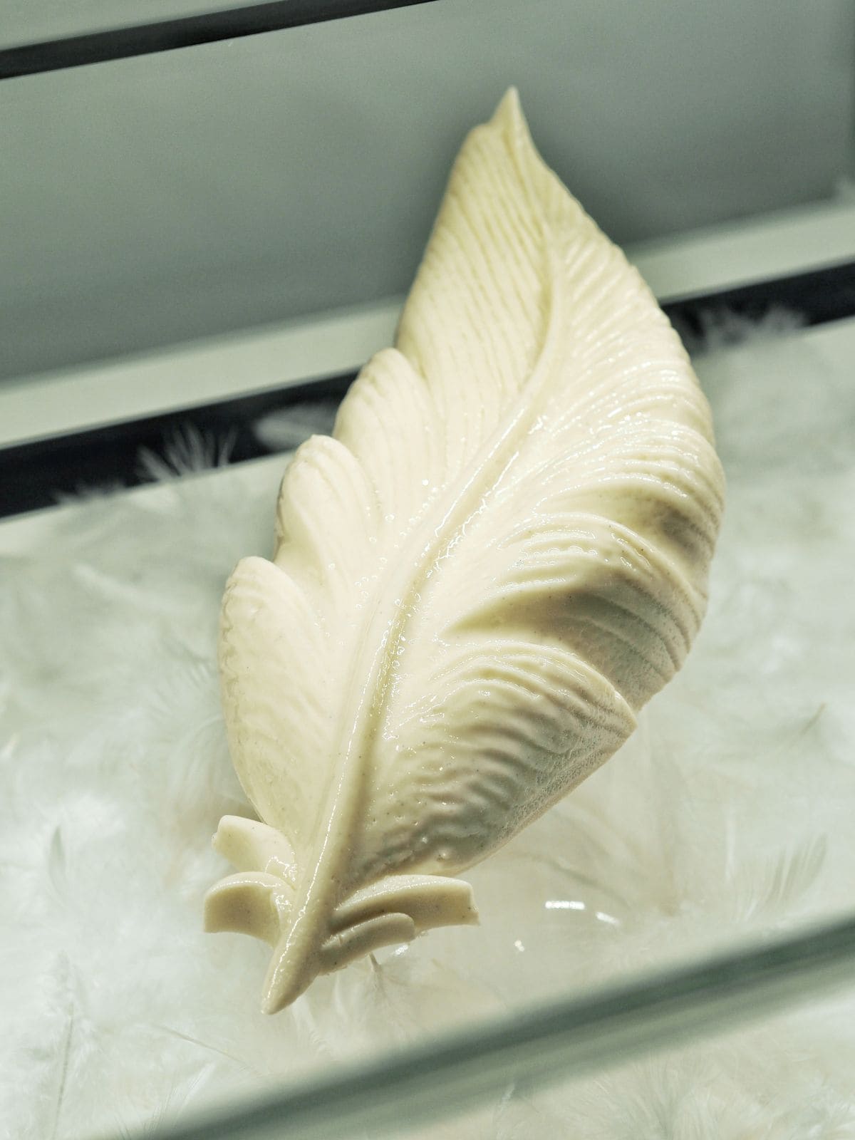 Buche de noel la plume du pere noel creation 2025 adrien salavert