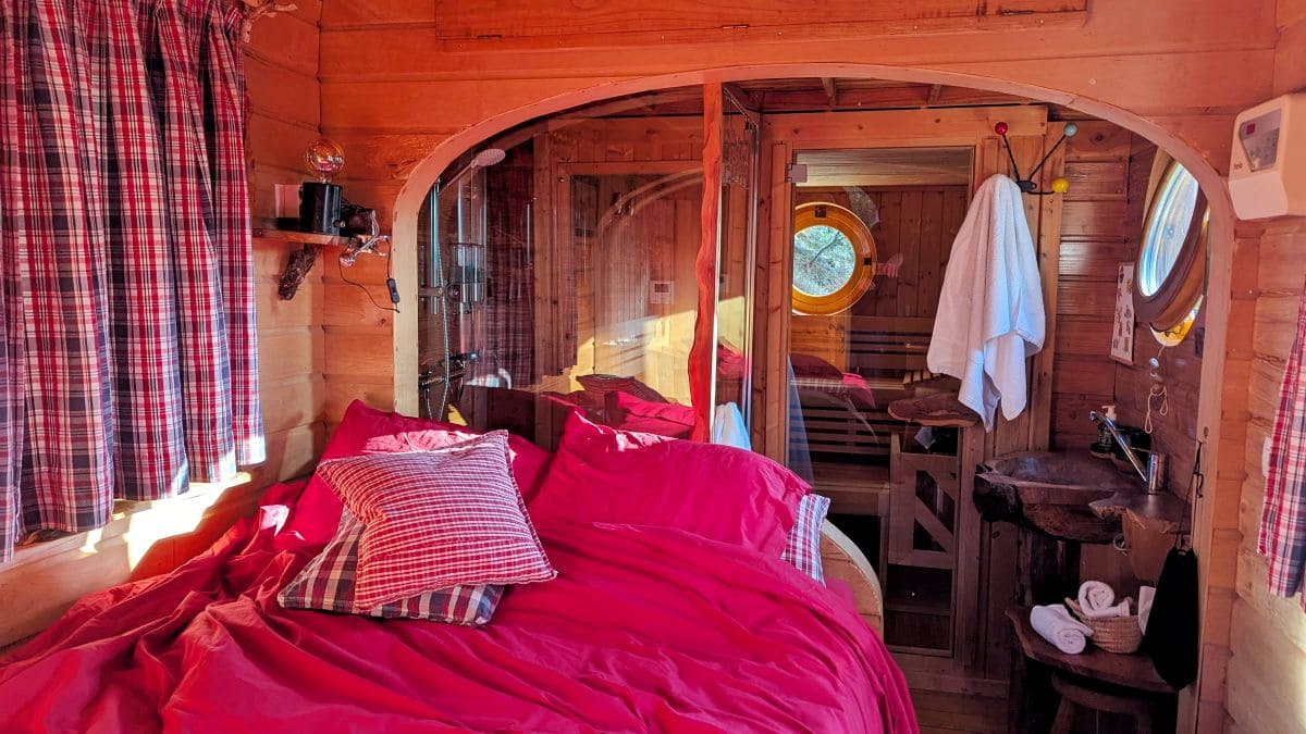 roulotte chambre avec sauna et clim a la villa thalassa