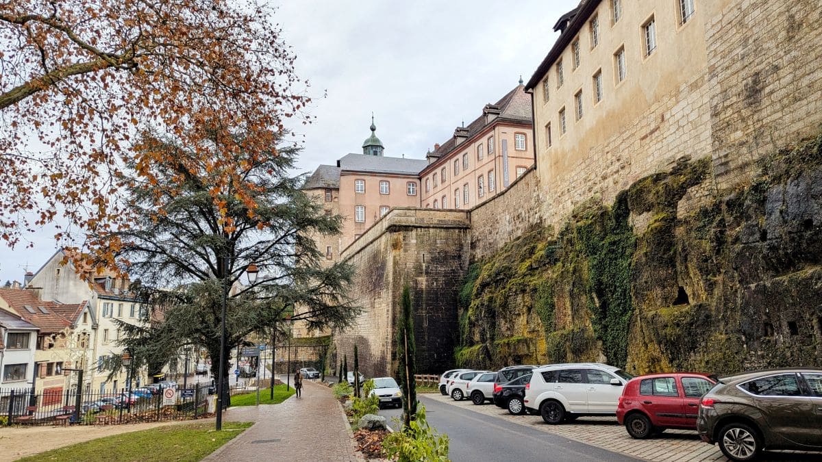 Magie du marché de Noël de Montbéliard ✨ : pépites et bons plans🎄🎅🏻 chateau montbeliard wurtemberg