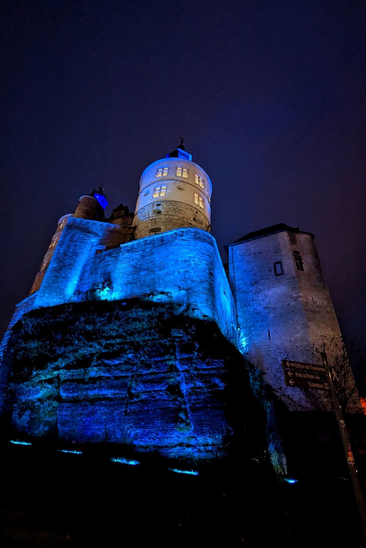 Magie du marché de Noël de Montbéliard ✨ : pépites et bons plans🎄🎅🏻 Tour henriette au chateau de montbeliard wurtemberg