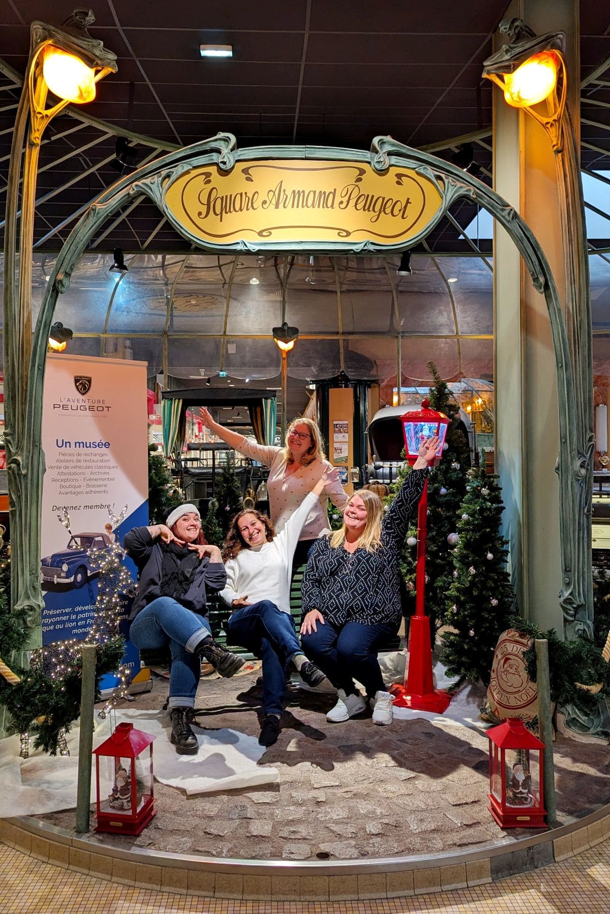 Magie du marché de Noël de Montbéliard ✨ : pépites et bons plans🎄🎅🏻 blogueuses au musee de l aventure peugeot a sochaux
