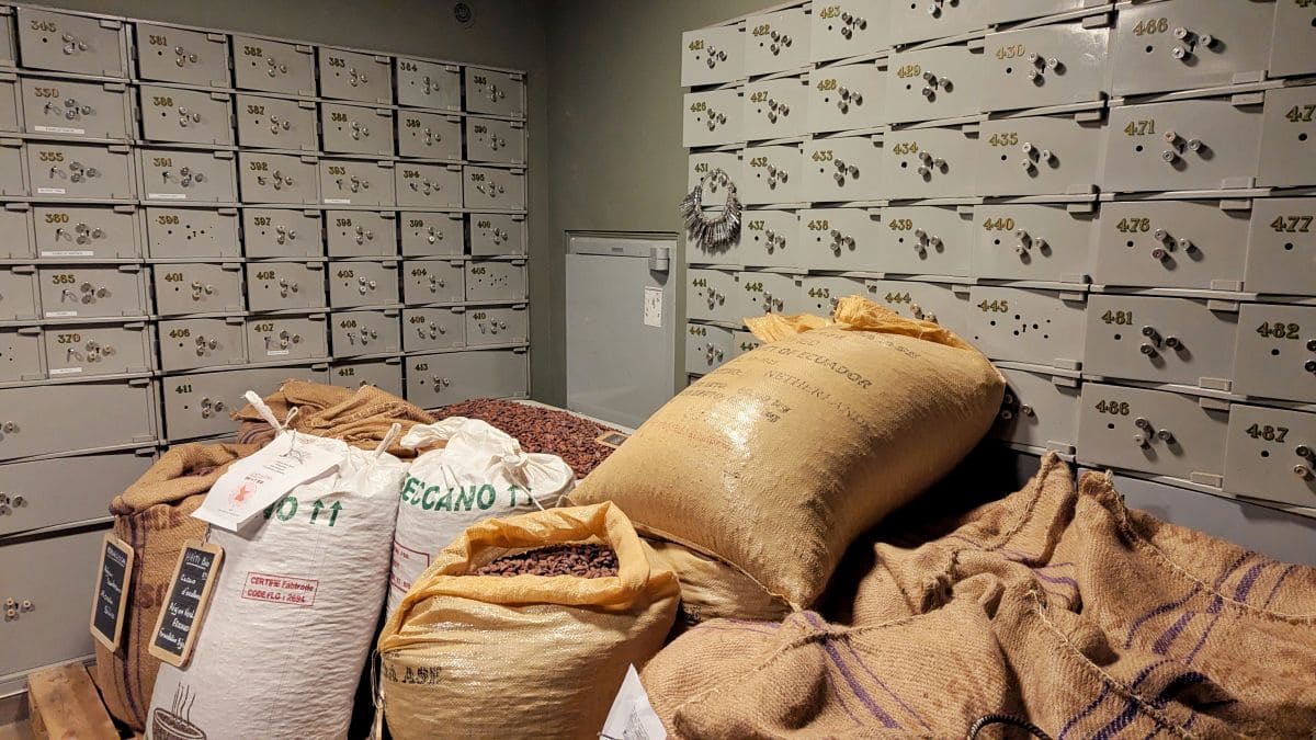 6 souvenirs de Brive-la-Gaillarde à rapporter coffre fort du chocolatier eric lamy a brive la gaillarde