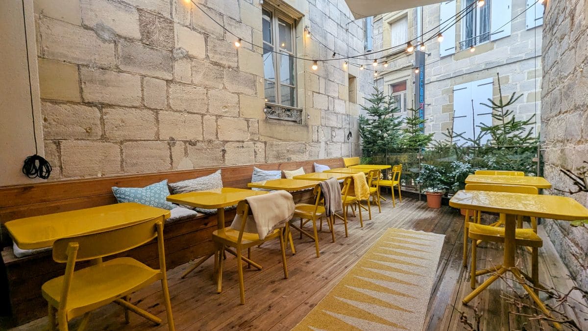 6 souvenirs de Brive-la-Gaillarde à rapporter terrasse du salon de the eric lamy a brive la gaillarde