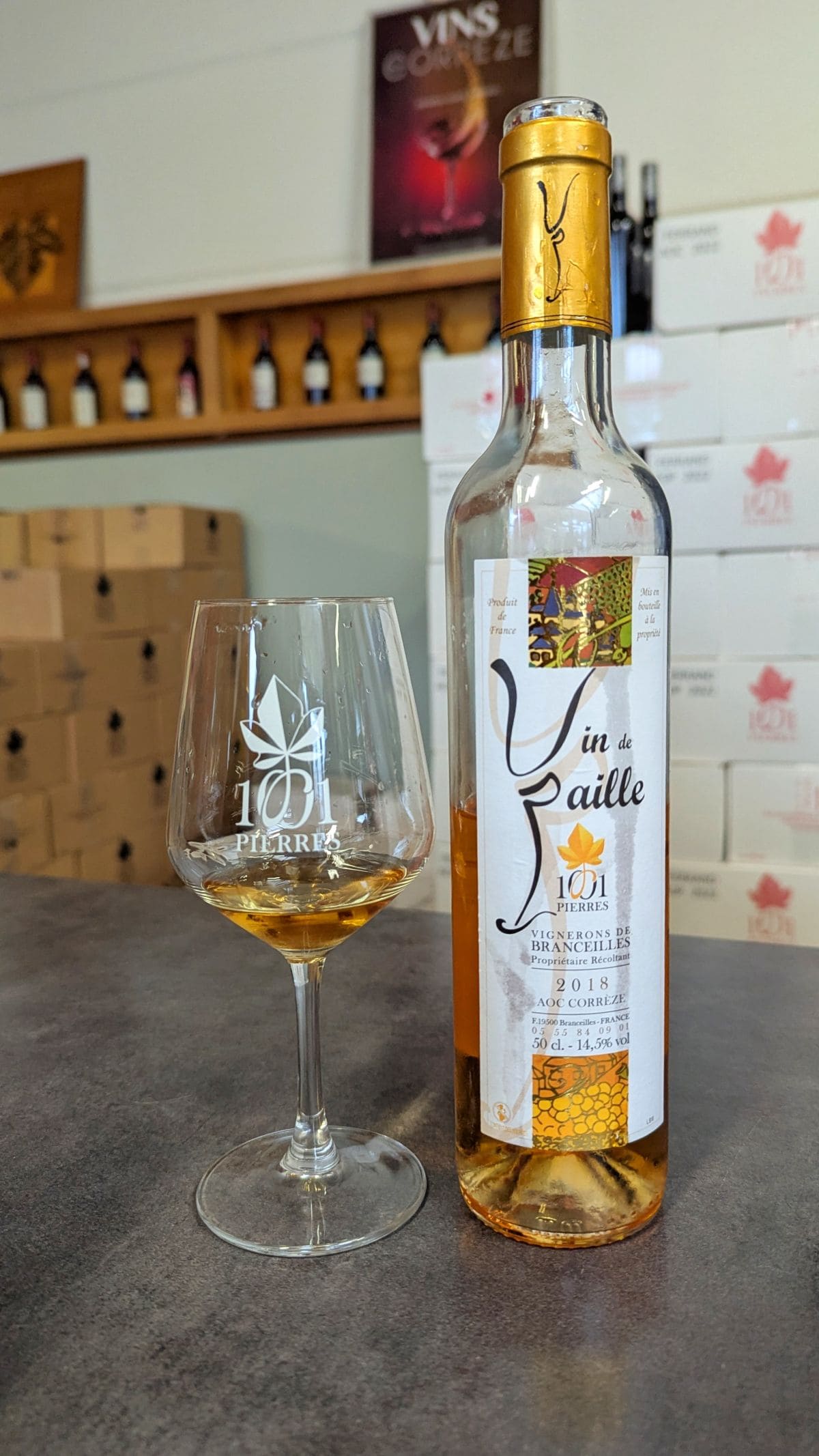 6 souvenirs de Brive-la-Gaillarde à rapporter vin de paille 1001 pierres