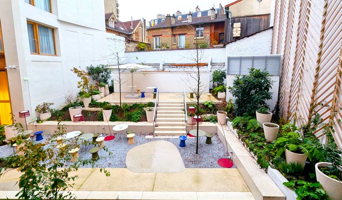 Tribe Paris Pantin, l'hôtel design et pas cher ! terrasse et jardin interieur hotel tribe paris pantin