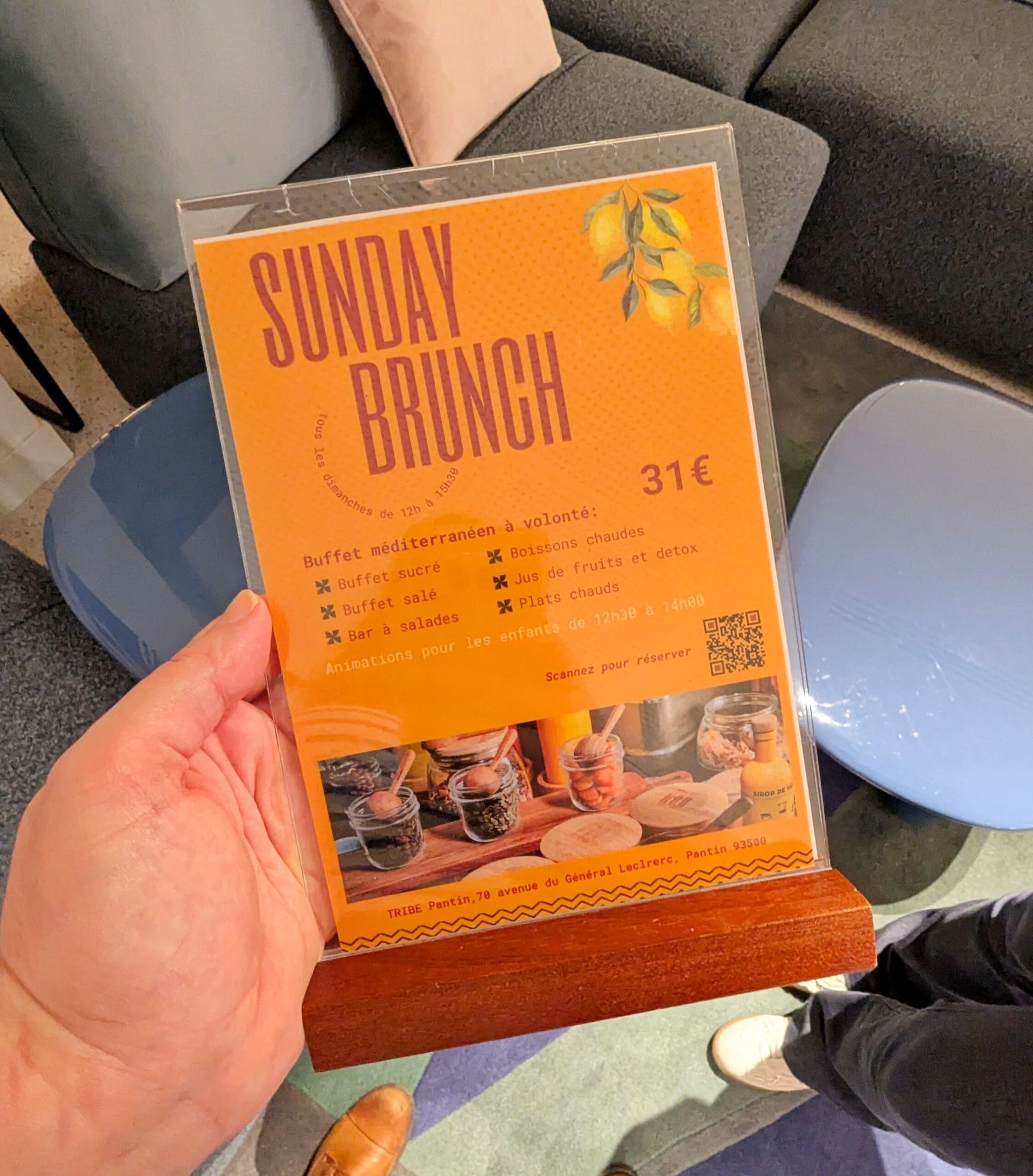 Tribe Paris Pantin, l'hôtel design et pas cher ! brunch hotel tribe table pantin