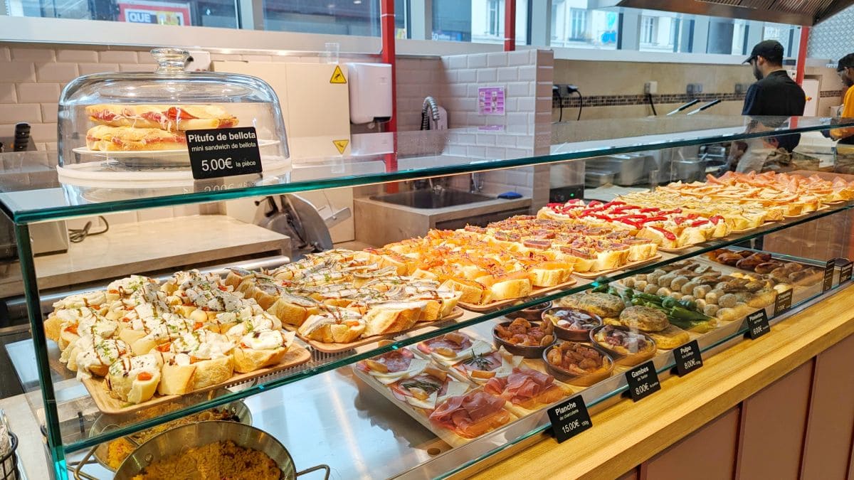 La halle des Victoires, food court idéal pour un tour du monde gourmand ! eskinita asnieres sur seine la halle des victoires