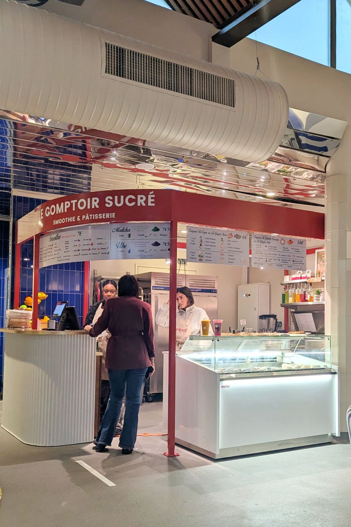 La halle des Victoires, food court idéal pour un tour du monde gourmand ! patisserie le comptoir sucre la halle des victoires