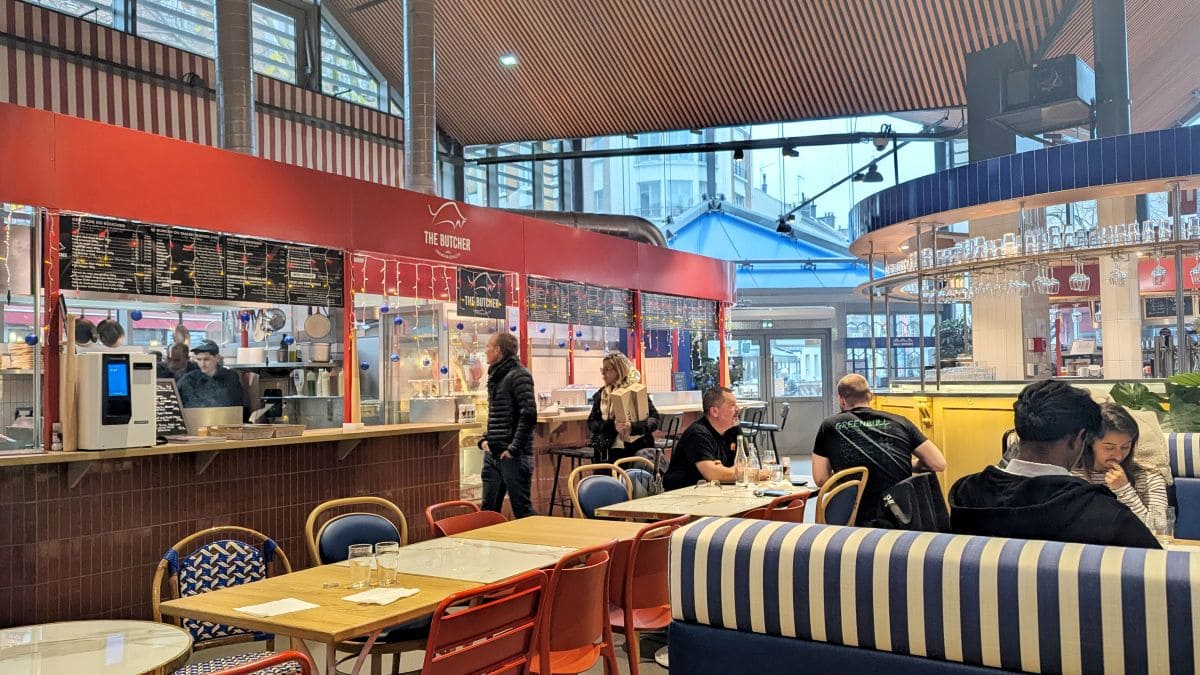 La halle des Victoires, food court idéal pour un tour du monde gourmand ! restaurant the butcher la halle des victoires asnieres