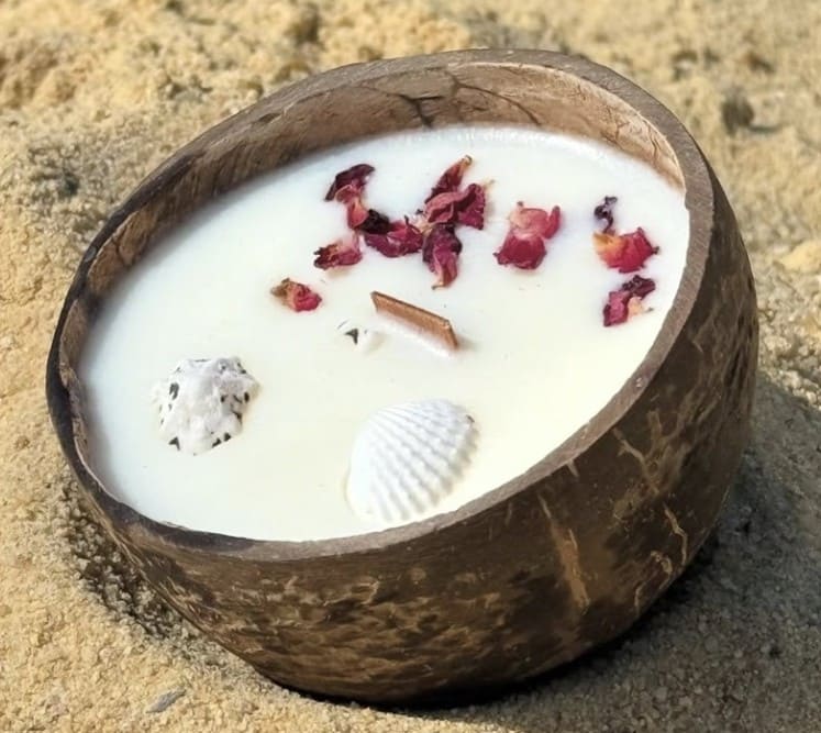 7 idées pour trouver un beau cadeau femme selon son style de vie bougie decorative coco nature et decouvertes