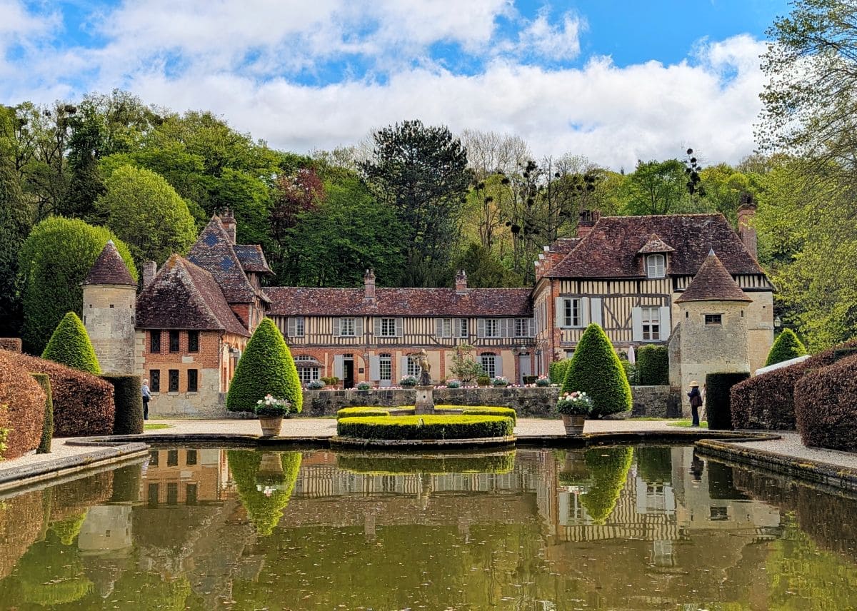 Château de Boutemont, entre contemplation et méditation chateau de boutemont calvados normandie