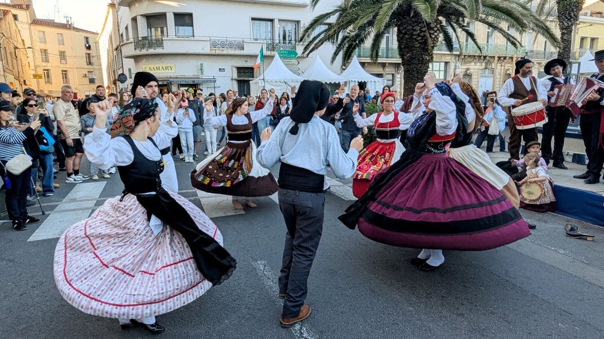 Escale à Sète, 11 excellentes raisons d'assister à la prochaine édition ! escale a sete danses traditionnelles